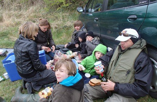 Pique-nique en famille à l'abri du vent irlandais...